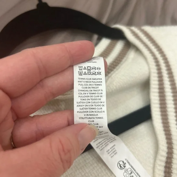 ALO YOGA tennis Club Sweater Knit V-Neck Pullover NWOT med preppy athletic - Picture 9 of 10